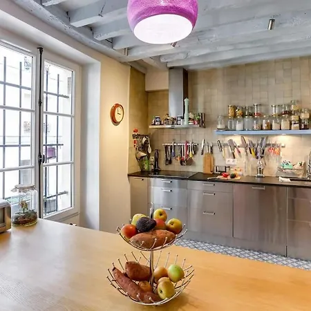 Marais District - Superb 3 Bedroom Flatent * Παρίσι